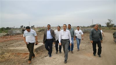 محافظ الغربية يتابع مشروعات الرصف والتطوير بطنطا 