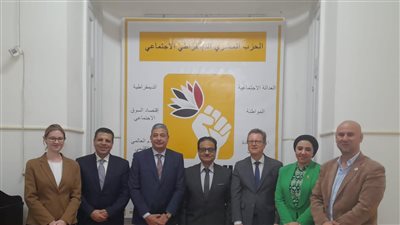 المرشح الرئاسى المحتمل فريد زهران يلتقى السفير الألمانى لمناقشة الانتخابات الرئاسية القادمة