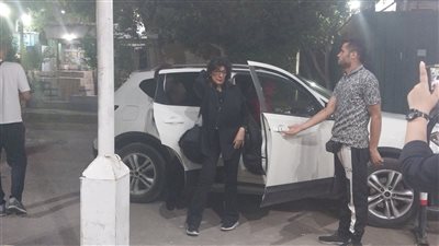 أنوشكا وسماح أنور في عزاء محمد فريد (صور)