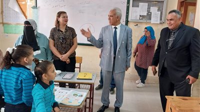 وكيل تعليم القاهرة يتابع تنفيذ 15 قرارًا لانضباط العملية التعليمية بالعام الجديد 