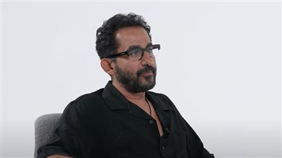 أحمد حلمي عن أول قصة حب في حياته: حبيت خالة واحد صاحبي (فيديو)