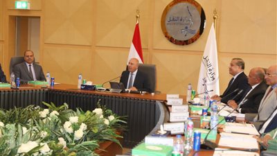 وزير النقل يرأس اجتماع جمعية القابضة لمشروعات الطرق والكباري 