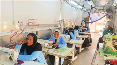 دورة تدريبية لأعمال الخياطة بوحدة التدريب المتنقلة بمدرسة كامل يعقوب بنصر النوبة 