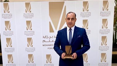 وزير التعليم يهنئ الدكتور أحمد علوان لفوزه بجائزة 