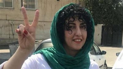 فوز الناشطة الإيرانية المسجونة نرجس محمدي بجائزة نوبل للسلام