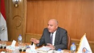 محافظ قنا يعقد اجتماعا لتنفيذ مشروع المنطقة الحرفية بالترامسة 