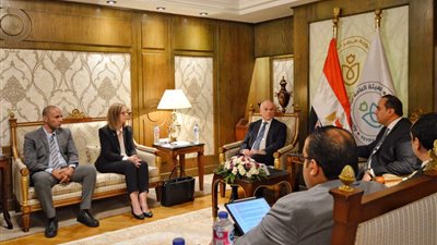 سفير أستراليا لدى القاهرة يشيد بالتقدم الصحي في مصر