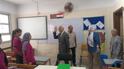 «مدير تعليم القاهر» يؤكد أهمية الالتزام وممارسة الأنشطة المدرسية