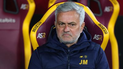 تقارير.. مباراة كالياري الفرصة الأخيرة لمورينيو.. والإدارة حددت بديله