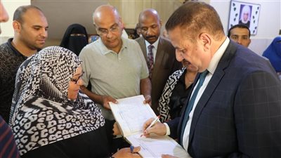 جولة مفاجئة لمحافظ المنوفية بمدرسة الشهيد محمد سلامة بسرس الليان