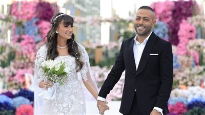 غادر القاعة.. تامر عاشور ينفعل على الحاضرين في حفل زفافه