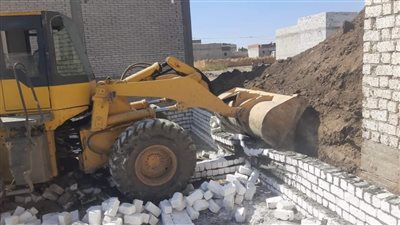 إيقاف وإزالة 16 تعديا بالبناء المخالف في سمالوط وملوي