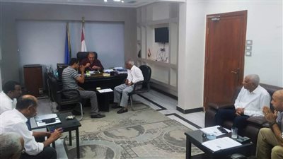 اجتماع تنسيقي لمتابعة سير العمل داخل المجمعات الحكومية بمركزى إدفو وكوم أمبو