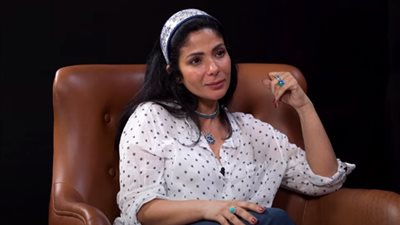 تضامنًا مع غزة.. منى زكي: ليتني استطيع أن أخبئ الأطفال في قلبي 