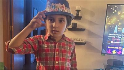 إقامة جنازة طفل فلسطيني قُتل في أمريكا.. والمشتبه به يمثل أمام المحكمة