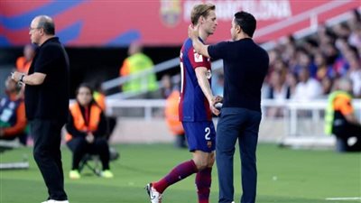 برشلونة يكشف حقيقة تجديد تعاقد دي يونج.. ومقارنة ميسي بجوهرة الفريق