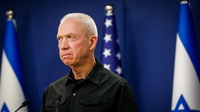 وزير الدفاع الإسرائيلي: الحرب صعبة وطويلة وسنحتاج للدعم الأمريكي خلالها