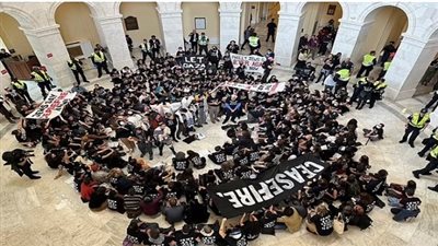 بينهم 24 حاخامًا.. اعتقال 500 معارض للحرب فى غزة داخل الكونجرس الأمريكى