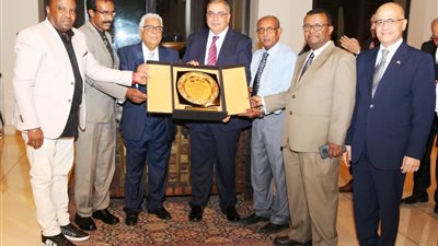 الاتحاد العام للمصريين بالسعودية يكرم السفير هشام فتحي قنصل عام جدة 