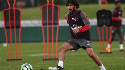 لاعبو أرسنال يكشفون سرا طريفا عن محمد النني