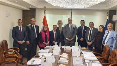 نقيب الاطباء: نسعى للتعاون مع هيئة الرعاية الصحية في مجال التعليم الطبي 