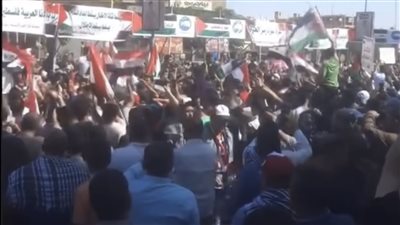 قوات الأمن تفض مظاهرات جمعة فلسطين بميدان الحصري في مدينة 6 أكتوبر 