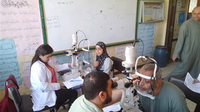 «تعليم الجيزة»: 48 قافلة طبية تجوب المدارس للكشف على الطلاب والمعلمين وأولياء الأمور 