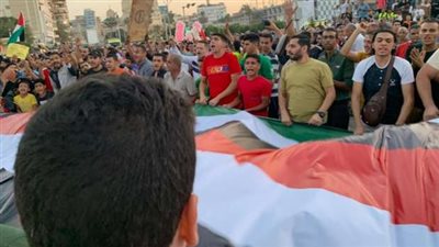  تبرع بالدم ووقفة احتجاجية بجامعة المنصورة دعما للقضية الفلسطينية