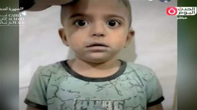 بعد تصدره التريند.. تعليق يقطع القلب من طفل غزة المرتجف (فيديو)