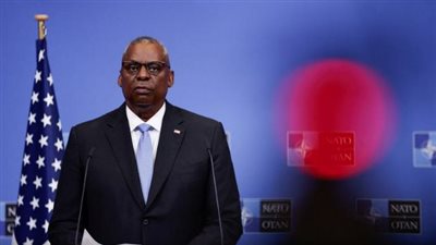 وزير الدفاع الأمريكي ورئيس الوزراء البحريني يبحثان هاتفيا مجموعة من القضايا الإقليمية