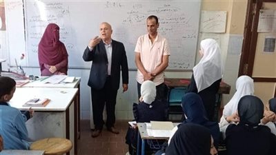 وكيل تعليم دمياط يتابع انتظام سير العملية التعليمية بالمدارس