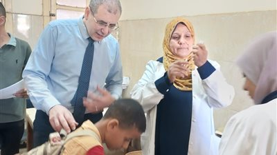  تطعيم 300 ألف طالب ضد الالتهاب السحائي والتطعيم الثنائي بمدارس المنيا