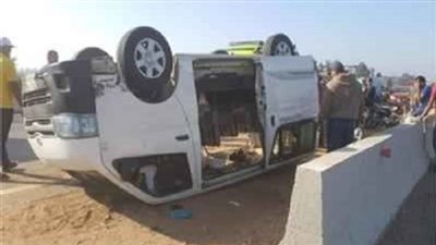 مصرع وإصابة 14 شخصًا في حادث انقلاب ميكروباص على الطريق الدائري