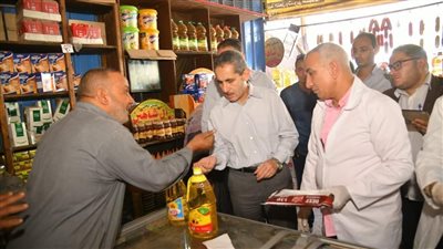 جولة مفاجئة لمحافظ الغربية بأسواق بسيون لمتابعة قرار خفض الأسعار
