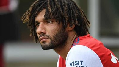 تقارير.. الأهلي لا يرغب بضم محمد النني بسبب مشروع ناديه الخاص