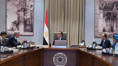 رئيس الوزراء يتابع ملف العمل بالهيئة المصرية للشراء الموحد