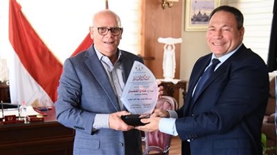  محافظ بورسعيد يلتقي مدير عام الحجر الصحي