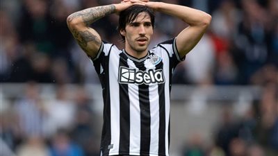 رسميًا.. إيقاف تونالي عن ممارسة كرة القدم 10 أشهر وإعادة تأهيله