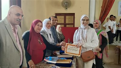 «تعليم القاهرة» تكرم أوائل الطلاب بالمراحل التعليمية المختلفة (صور)