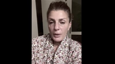 الفنانة فيدرا تبكي وتوجه رسالة مؤثرة بالإنجليزية عن قصف غزة (فيديو)