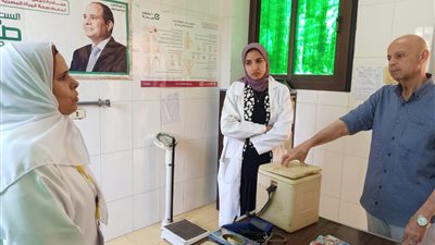 وكيل صحة الشرقية يتابع أداء الفرق الطبية بالمبادرة الرئاسية 100 يوم صحة