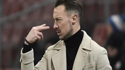 تقرير سعودي: لاعبو أهلي جدة يطالبون الإدارة برحيل مدرب الفريق