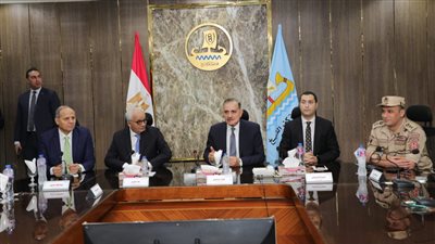 «وزير التعليم» يؤكد على ضرورة إعلان المديريات التعليمية لطبيعة امتحانات الإعدادية