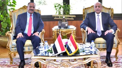 وزير الطيران المدني يلتقى بوزير النقل اليمنى لبحث سبل تعزيز العلاقات بين البلدين