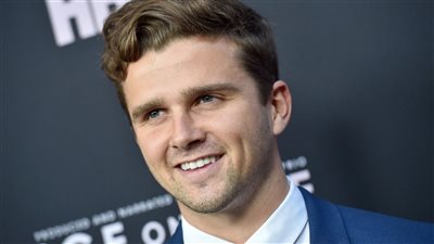 ممثل أمريكي يفضح جرائم الاحتلال مستعينًا بصحيفة إسرائيلية