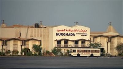 رجال الجمارك يحبطون عمليات تهريب خطيرة بمطار الغردقة