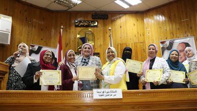 «تعليم القاهرة» تكريم جميع الفائزين بمراكز جمهورى بالمسابقات بوزارة التعليم 