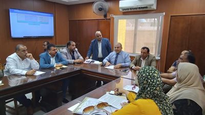 وكيل مديرية تعليم الدقهلية يعقد اجتماعا موسعا لمناقشة منظومة امتحانات الشهادة الإعدادية