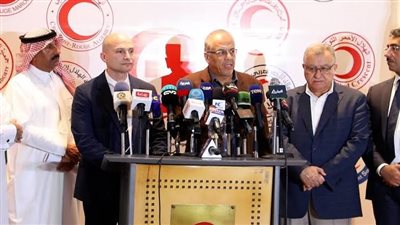 من منظمة الغذاء الدولي.. مدير جمعية الهلال الأحمر الفلسطيني يكشف حقيقة بسكويت فاسد قادم من مصر