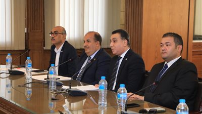 رئيس برلمانية المصري الديمقراطي يناقش مع محافظ الجيزة 6 مطالب مهمة للمواطنين